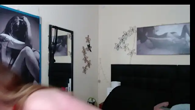 Snapshot of AnthonelaBella chatting on February 25, 3:21 pm AnthonelaBella online show from February 25, 3:21 pm