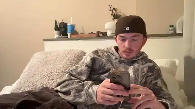 Snapshot of younghungginger chatting on December 3, 2:14 am younghungginger online show from December 3, 2:14 am