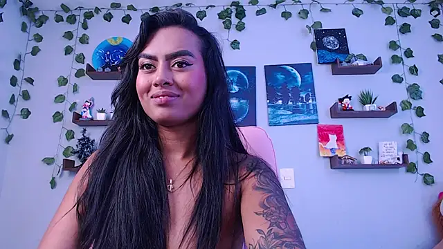 Snapshot of macey_elliot_ chatting on January 6, 5:49 pm macey elliot online show from January 6, 5:49 pm