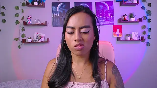 Snapshot of macey_elliot_ chatting on February 6, 12:37 pm macey elliot online show from February 6, 12:37 pm