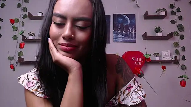 Snapshot of macey_elliot_ chatting on February 21, 5:53 pm macey elliot online show from February 21, 5:53 pm