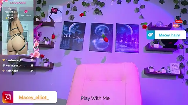 Snapshot of macey_elliot_ chatting on March 13, 10:32 pm macey elliot online show from March 13, 10:32 pm