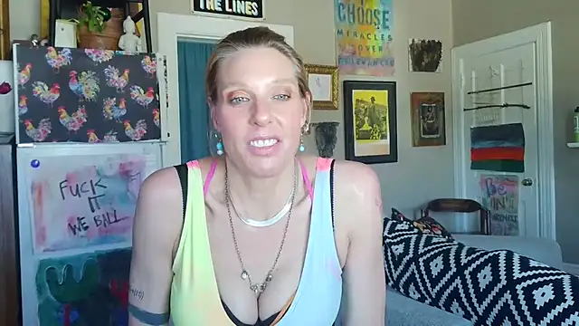 Glamazonx online show from March 19, 7:40 pm