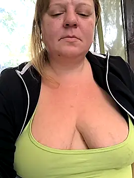 Snapshot of jusichka chatting on October 10, 10:36 am jusichka online show from October 10, 10:36 am