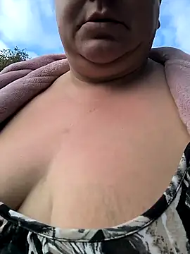 Snapshot of jusichka chatting on October 12, 5:50 am jusichka online show from October 12, 5:50 am