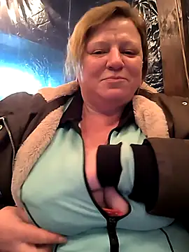 Snapshot of jusichka chatting on November 28, 7:27 pm jusichka online show from November 28, 7:27 pm