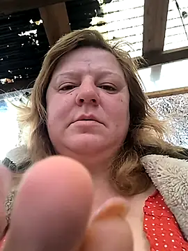 Snapshot of jusichka chatting on December 1, 7:35 am jusichka online show from December 1, 7:35 am