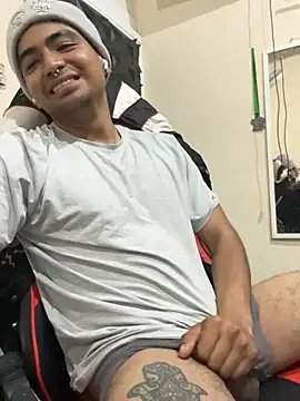 Snapshot of yObal-hot chatting on April 10, 10:14 pm yObal-hot online show from April 10, 10:14 pm