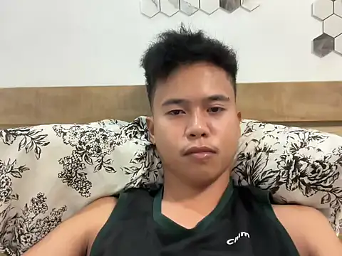 Snapshot of Asiantwink21 chatting on September 22, 6:48 am Asiantwink21 online show from September 22, 6:48 am