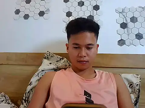 Snapshot of Asiantwink21 chatting on September 23, 5:05 pm Asiantwink21 online show from September 23, 5:05 pm