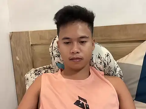 Snapshot of Asiantwink21 chatting on September 24, 7:33 am Asiantwink21 online show from September 24, 7:33 am