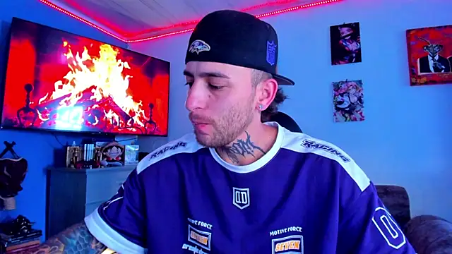 Snapshot of Drako_Lamar chatting on February 17, 3:40 pm Drako Lamar online show from February 17, 3:40 pm