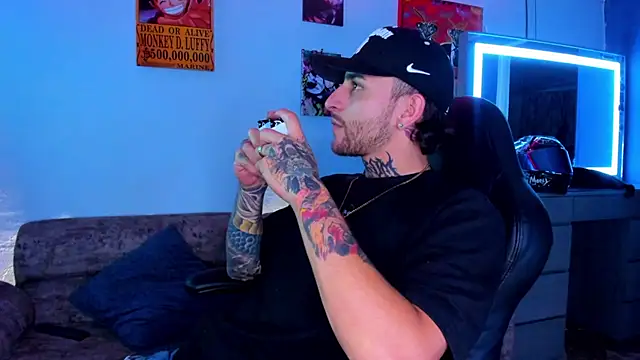 Snapshot of Drako_Lamar chatting on February 20, 3:47 am Drako Lamar online show from February 20, 3:47 am