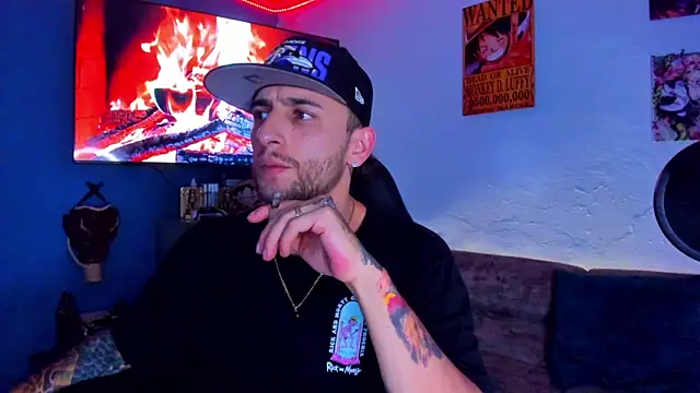 Snapshot of Drako_Lamar chatting on February 21, 10:22 pm Drako Lamar online show from February 21, 10:22 pm