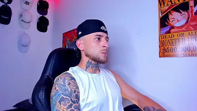 Snapshot of Drako_Lamar chatting on April 6, 2:09 am Drako Lamar online show from April 6, 2:09 am