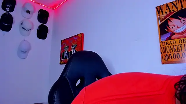 Snapshot of Drako_Lamar chatting on April 6, 7:15 pm Drako Lamar online show from April 6, 7:15 pm