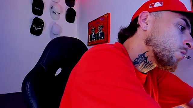 Snapshot of Drako_Lamar chatting on April 13, 3:34 am Drako Lamar online show from April 13, 3:34 am