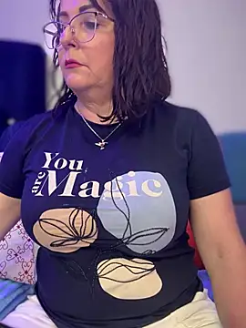 Snapshot of PaulinaSanders_X chatting on February 17, 9:30 pm PaulinaSanders X online show from February 17, 9:30 pm