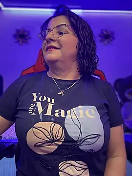 Snapshot of PaulinaSanders_X chatting on March 5, 7:17 pm PaulinaSanders X online show from March 5, 7:17 pm