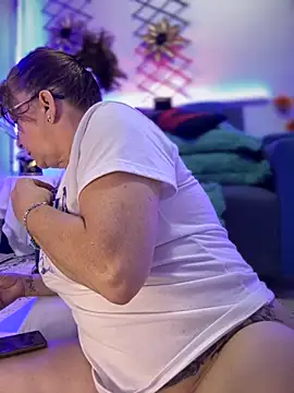 Snapshot of PaulinaSanders_X chatting on November 15, 12:52 am PaulinaSanders X online show from November 15, 12:52 am