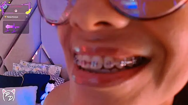 Snapshot of paula_daniela1 chatting on June 15, 9:50 pm paula daniela1 online show from June 15, 9:50 pm