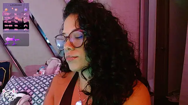 Snapshot of paula_daniela1 chatting on July 18, 10:02 pm paula daniela1 online show from July 18, 10:02 pm