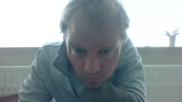 Snapshot of bertolini chatting on April 28, 1:05 pm bertolini online show from April 28, 1:05 pm