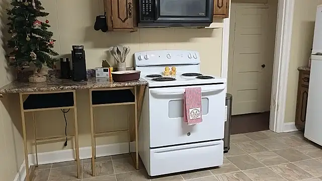 sexylilly69 online show from December 4, 4:00 am