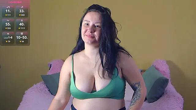 AlexaLexie online show from October 25, 8:55 am