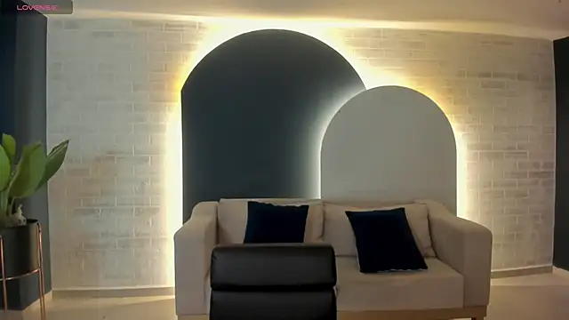 Snapshot of GigiLee_ chatting on December 3, 12:06 pm GigiLee online show from December 3, 12:06 pm