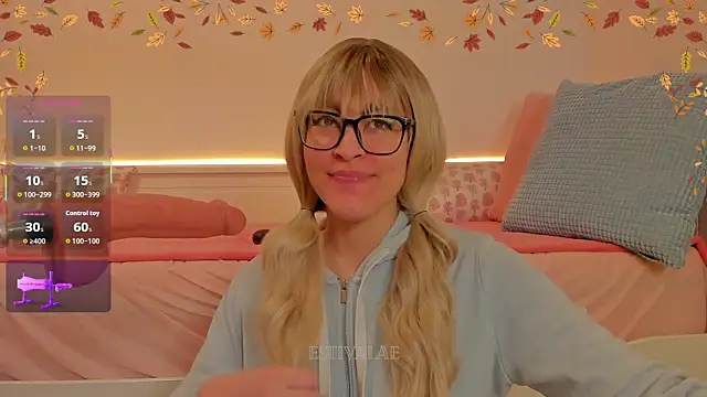 Snapshot of estivalae chatting on October 16, 10:49 am estivalae online show from October 16, 10:49 am