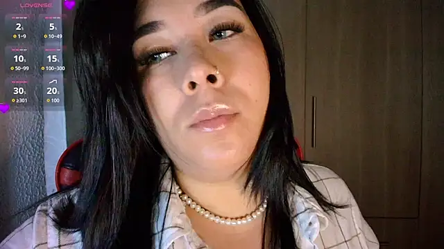 leahtemptation3 online show from December 19, 8:21 am