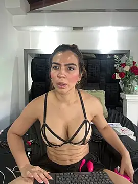Arianna Jones1 online show from May 23, 9:30 pm