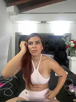 Snapshot of Arianna_Jones1 chatting on June 20, 2:36 am Arianna Jones1 online show from June 20, 2:36 am