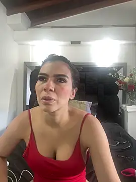 Snapshot of Arianna_Jones1 chatting on June 21, 8:55 pm Arianna Jones1 online show from June 21, 8:55 pm