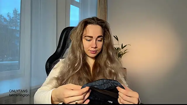 hotexclusive  online show from November 16, 4:40 am