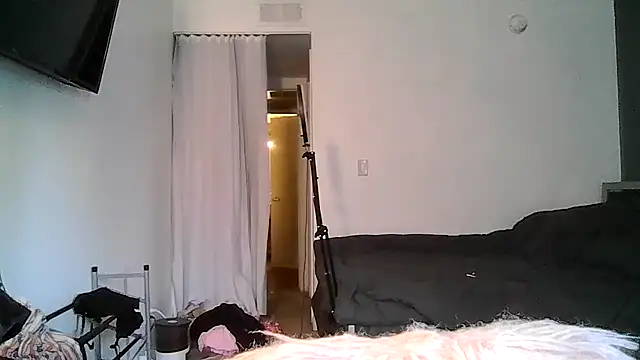 Snapshot of goddessdaisysky chatting on April 16, 3:46 pm goddessdaisysky online show from April 16, 3:46 pm
