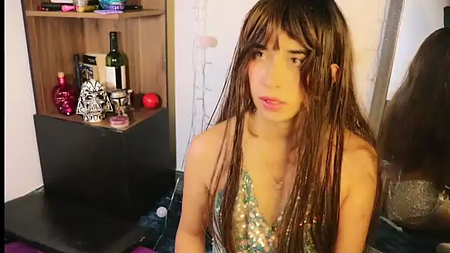 Snapshot of _lucy_white_ chatting on December 30, 2:20 am lucy white online show from December 30, 2:20 am