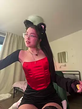 Evangeline Lawrence  online show from December 8, 12:52 pm