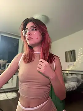 Evangeline Lawrence  online show from February 7, 7:17 pm