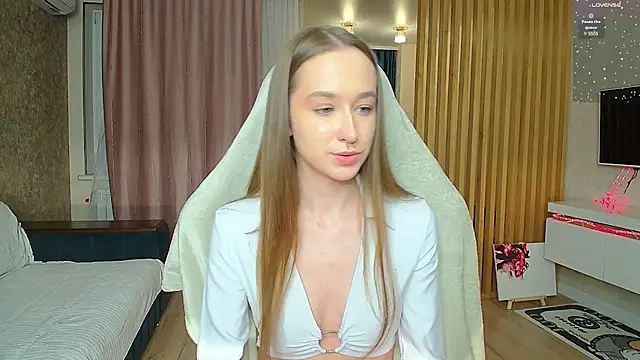 Sweett Monica online show from March 11, 7:25 pm