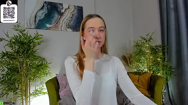 Sweett Monica online show from December 5, 1:14 am