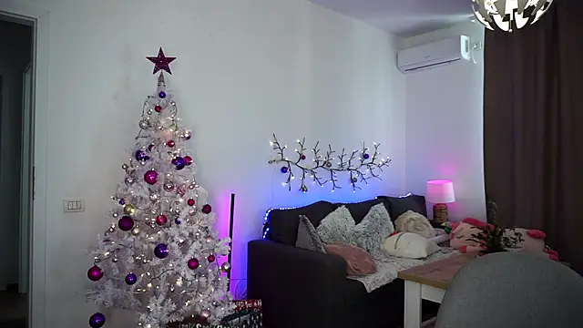 Carrolyna online show from December 25, 8:51 am