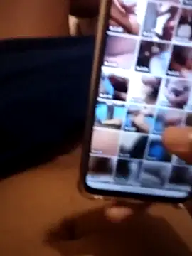 Snapshot of karolgree chatting on February 4, 1:34 am karolgree online show from February 4, 1:34 am