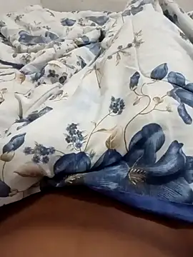 Snapshot of karolgree chatting on October 10, 2:10 am karolgree online show from October 10, 2:10 am