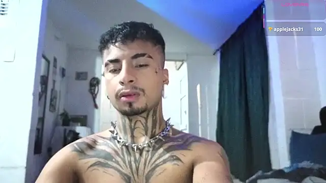 Snapshot of JuanCamiilo_66 chatting on May 23, 2:06 am JuanCamiilo 66 online show from May 23, 2:06 am