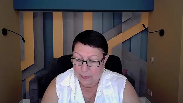 Snapshot of BarbaraTurners chatting on October 20, 6:19 pm BarbaraTurners online show from October 20, 6:19 pm