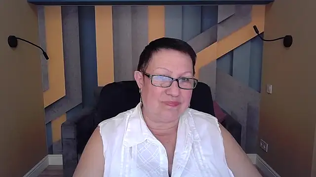 Snapshot of BarbaraTurners chatting on October 31, 7:37 pm BarbaraTurners online show from October 31, 7:37 pm