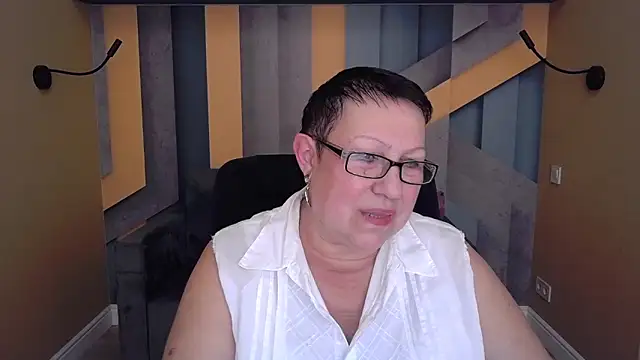 Snapshot of BarbaraTurners chatting on November 10, 7:35 pm BarbaraTurners online show from November 10, 7:35 pm