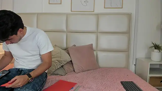 ZukyXYakihiro89 online show from January 8, 7:03 pm